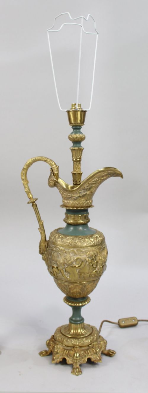 FINE PAIR OF LATE 19TH CENTURY GILT METAL EWER FORM TABLE LAMPS C1890 - ADDITIONAL PHOTO 3