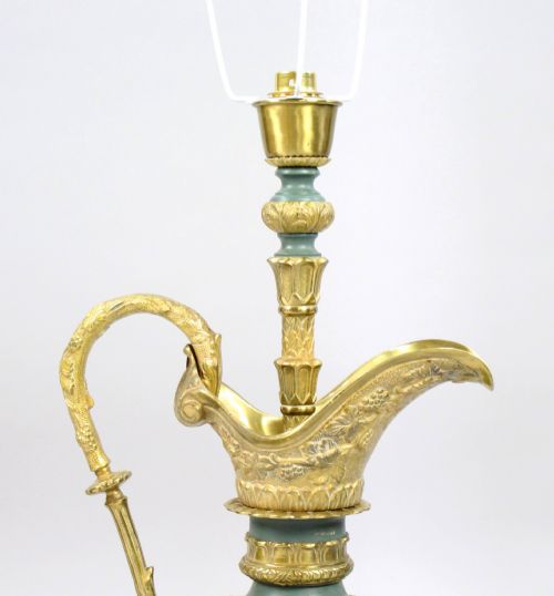 FINE PAIR OF LATE 19TH CENTURY GILT METAL EWER FORM TABLE LAMPS C1890 - ADDITIONAL PHOTO 5