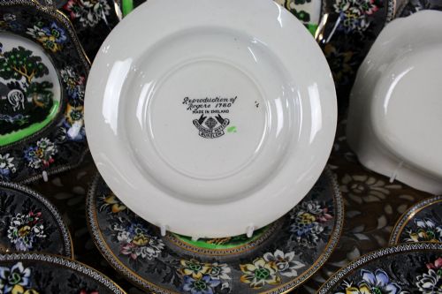 HATTERBRIDGE POTTERY REPRODUCTION OF ROGERS 1780 20PIECE DINNER SERVICE - ADDITIONAL PHOTO 7