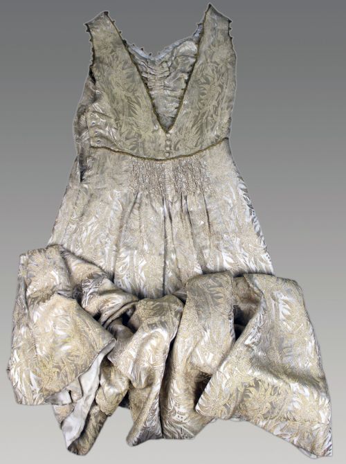 EDWARDIAN SILK BROCADE DRESS AND JACKET ENSEMBLE - ADDITIONAL PHOTO 7
