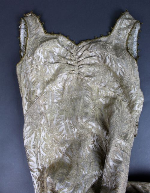 EDWARDIAN SILK BROCADE DRESS AND JACKET ENSEMBLE - ADDITIONAL PHOTO 9