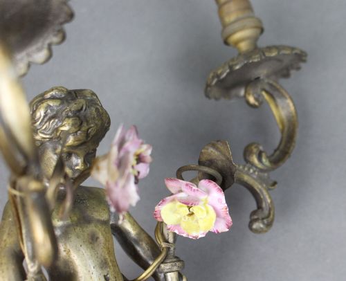 PAIR OF ANTIQUE FRENCH STYLE CHERUB WALL SCONCES WITH PORCELAIN FLOWERS - ADDITIONAL PHOTO 7