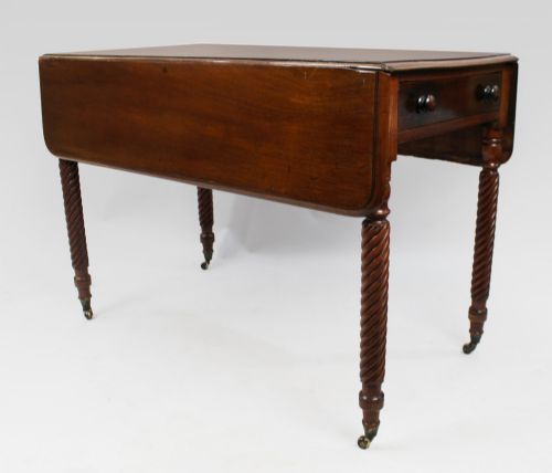 VICTORIAN MAHOGANY PEMBROKE TABLE
