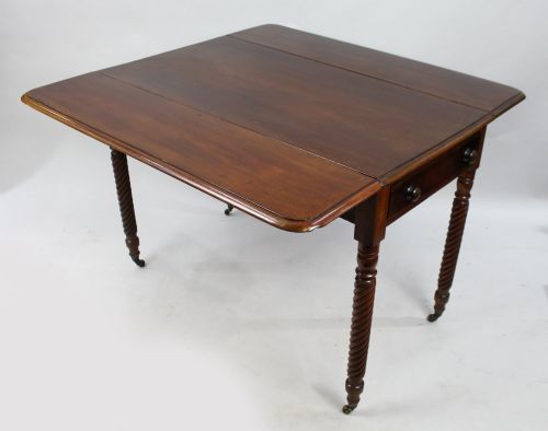 VICTORIAN MAHOGANY PEMBROKE TABLE - ADDITIONAL PHOTO 9