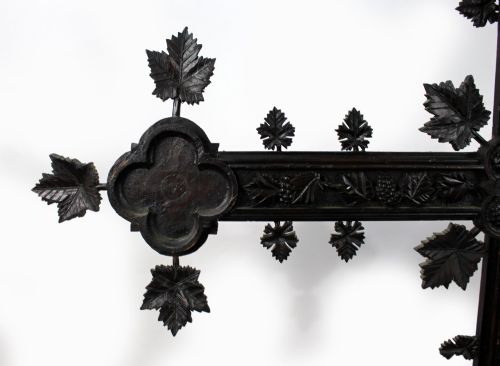 19TH CENTURY CARVED BLACK FOREST CROSS - ADDITIONAL PHOTO 5