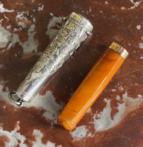 Antique 9ct Gold Mounted Amber Cheroot Holder in Engraved Silver Case