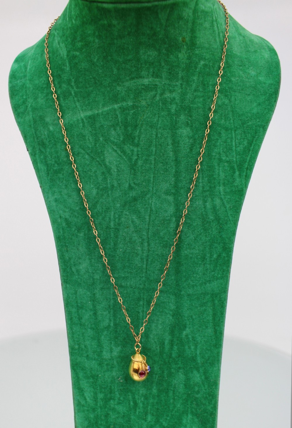 Antique Gold Egg Pendant Necklace with Ruby and Sapphire – Russian School, c.1880–1900 View III