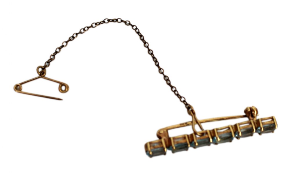 Edwardian 9ct Gold & Aquamarine Bar Brooch View III