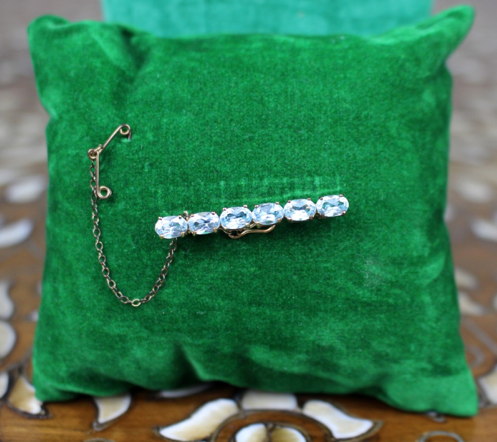 Edwardian 9ct Gold & Aquamarine Bar Brooch View V