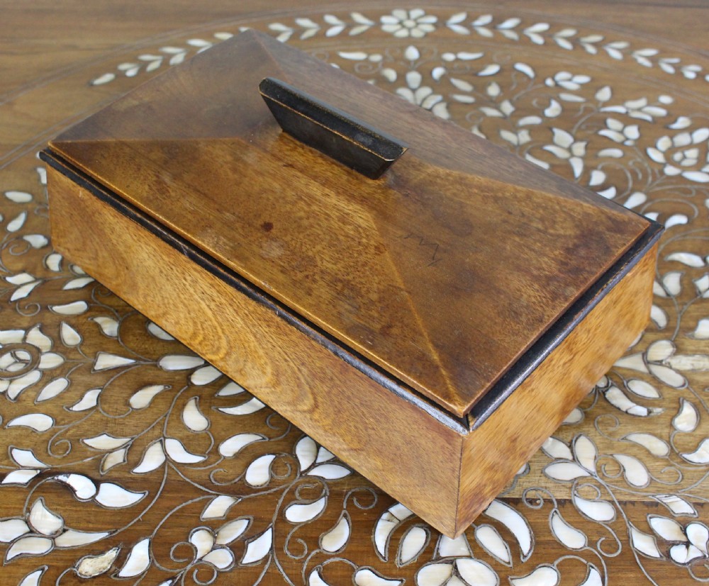 Early 20th Century Arts & Crafts Walnut Box View IV