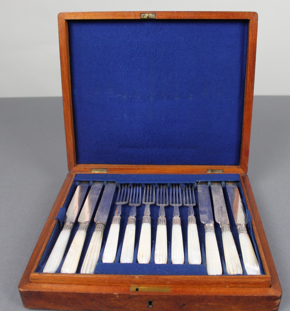 Victorian Mother-of-Pearl Handled Dessert Cutlery Set by Walker & Hall