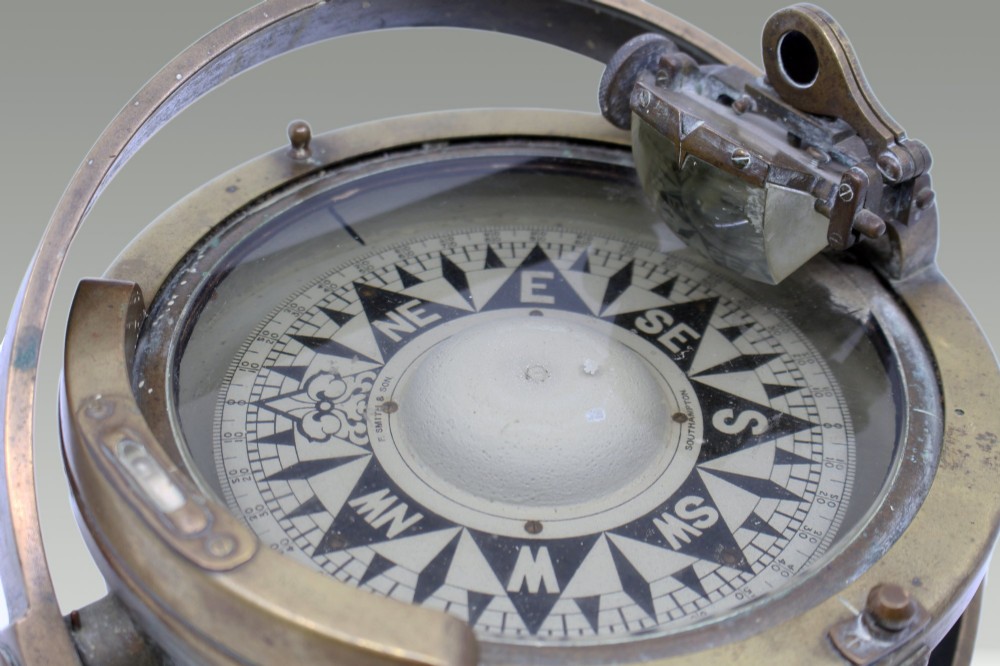 Early 20th Century Bronze and Brass Gimballed Ship's Compass by F. Smith & Sons View III
