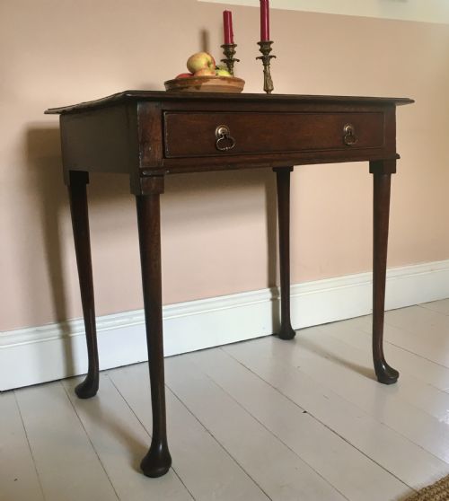 18th century oak side table - CATEGORY: ANTIQUE TABLES - DATED 18TH CENTURY