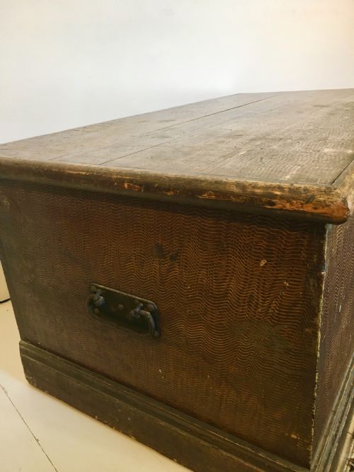 PAINTED PINE BLANKET BOX - ADDITIONAL PHOTO 5