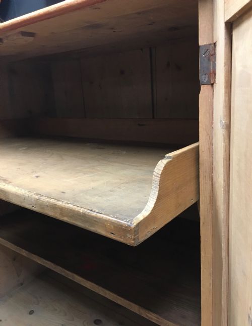 REGENCY LINEN CUPBOARD - ADDITIONAL PHOTO 5