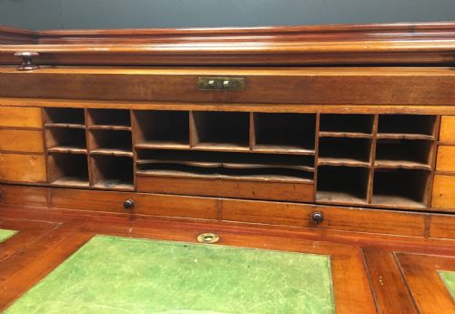 19TH CENTURY MAHOGANY ROLL TOP DESK - ADDITIONAL PHOTO 9