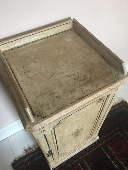 VICTORIAN PAINTED POT CUPBOARD - ADDITIONAL PHOTO 4