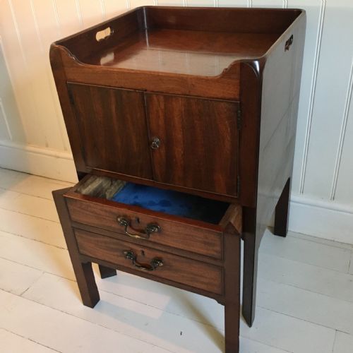 GEORGE LLL BEDSIDE CUPBOARD - ADDITIONAL PHOTO 1