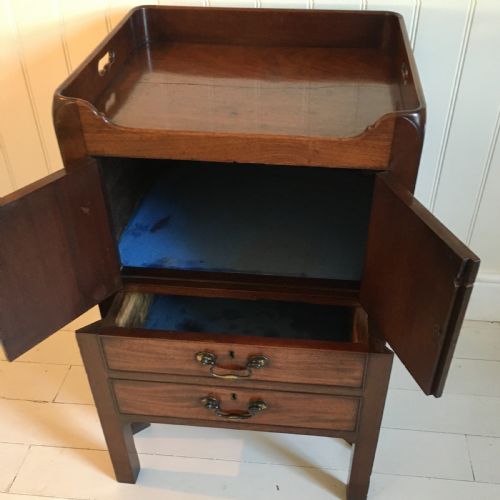 GEORGE LLL BEDSIDE CUPBOARD - ADDITIONAL PHOTO 3
