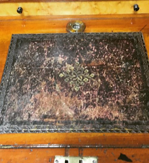 19TH CENTURY WALNUT DESK - ADDITIONAL PHOTO 2