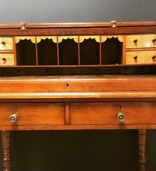 19TH CENTURY WALNUT DESK - ADDITIONAL PHOTO 6