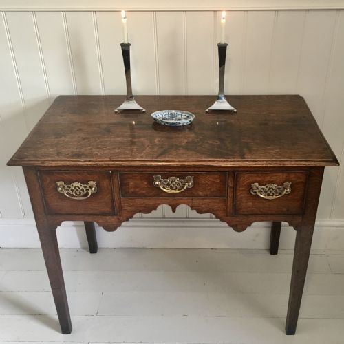georgian oak lowboy sidetable - CATEGORY: ANTIQUE FURNITURE - DATED GEORGIAN