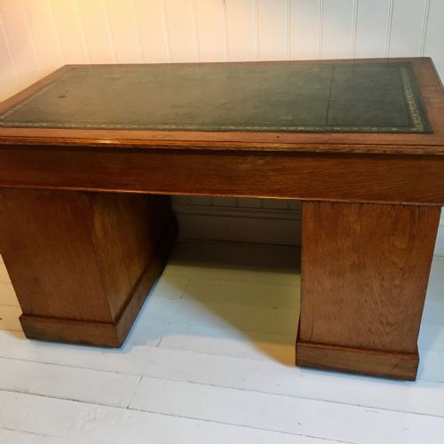 19TH CENTURY OAK PEDESTAL DESK - ADDITIONAL PHOTO 9