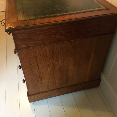 19TH CENTURY OAK PEDESTAL DESK - ADDITIONAL PHOTO 6