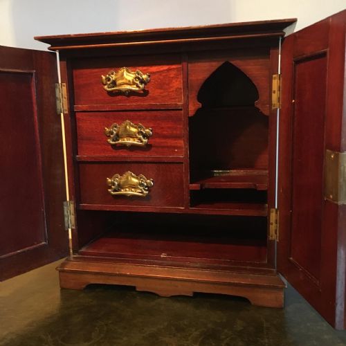 ARTS AND CRAFTS CABINET - ADDITIONAL PHOTO 3