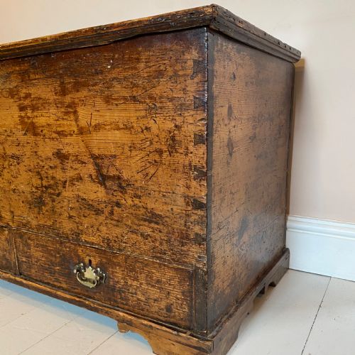 ANTIQUE PINE TRUNK BLANKET BOX - ADDITIONAL PHOTO 2