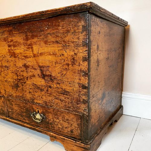 ANTIQUE PINE TRUNK BLANKET BOX - ADDITIONAL PHOTO 3
