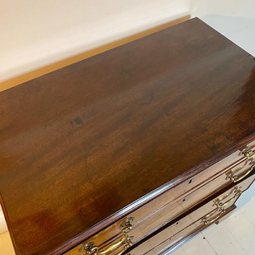 SMALL 19THC MAHOGANY CHEST OF DRAWERS - ADDITIONAL PHOTO 4