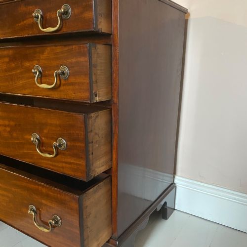 SMALL 19THC MAHOGANY CHEST OF DRAWERS - ADDITIONAL PHOTO 5