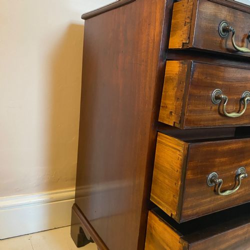 SMALL 19THC MAHOGANY CHEST OF DRAWERS - ADDITIONAL PHOTO 6
