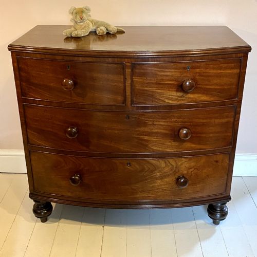 19th century bow front chest of drawers - CATEGORY: ANTIQUE CHEST OF DRAWERS - DATED 19TH CENTURY