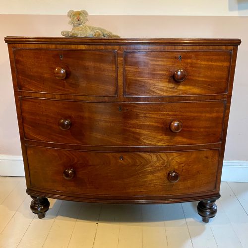 19TH CENTURY BOW FRONT CHEST OF DRAWERS - ADDITIONAL PHOTO 1