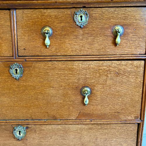 18TH CENTURY OAK CHEST OF DRAWERS - ADDITIONAL PHOTO 2