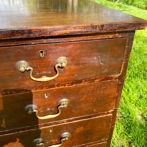 19TH CENTURY MAHOGANY CHEST OF DRAWERS - ADDITIONAL PHOTO 3
