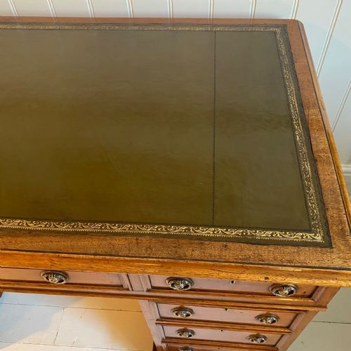 19TH CENTURY MAHOGANY PEDESTAL DESK - ADDITIONAL PHOTO 3