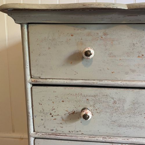19TH CENTURY CONTINENTAL PAINTED CHEST OF DRAWERS - ADDITIONAL PHOTO 4