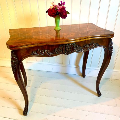 19th century french tea table - CATEGORY: ANTIQUE TABLES - DATED 19TH CENTURY