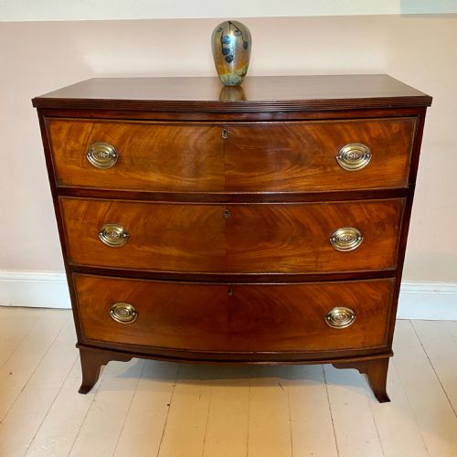 19TH CENTURY BOW FRONT CHEST OF DRAWERS - ADDITIONAL PHOTO 1