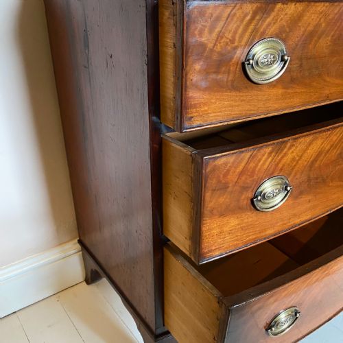 19TH CENTURY BOW FRONT CHEST OF DRAWERS - ADDITIONAL PHOTO 6