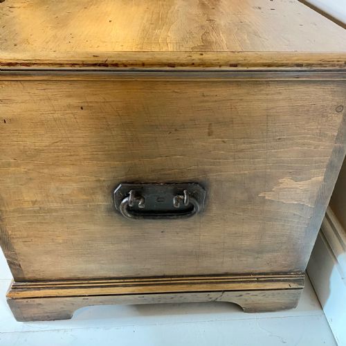 19TH CENTURY PINE TRUNK CHEST - ADDITIONAL PHOTO 5