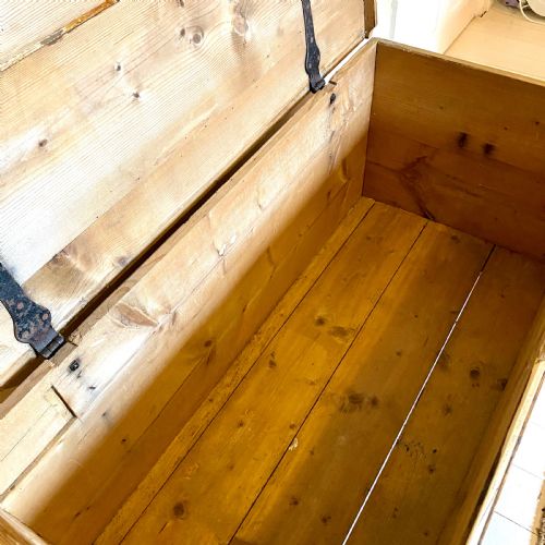 19TH CENTURY PINE TRUNK - ADDITIONAL PHOTO 10