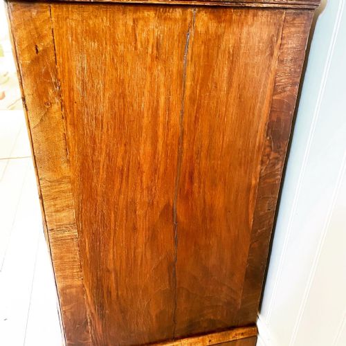18TH CENTURY WALNUT CHEST OF DRAWERS - ADDITIONAL PHOTO 5
