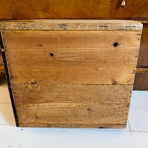 18TH CENTURY WALNUT CHEST OF DRAWERS - ADDITIONAL PHOTO 8