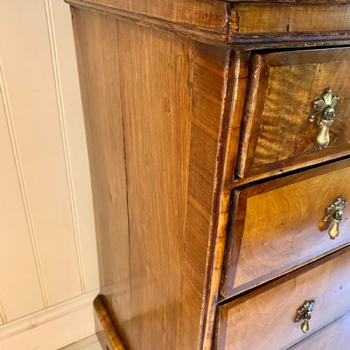 18TH CENTURY WALNUT CHEST OF DRAWERS - ADDITIONAL PHOTO 9
