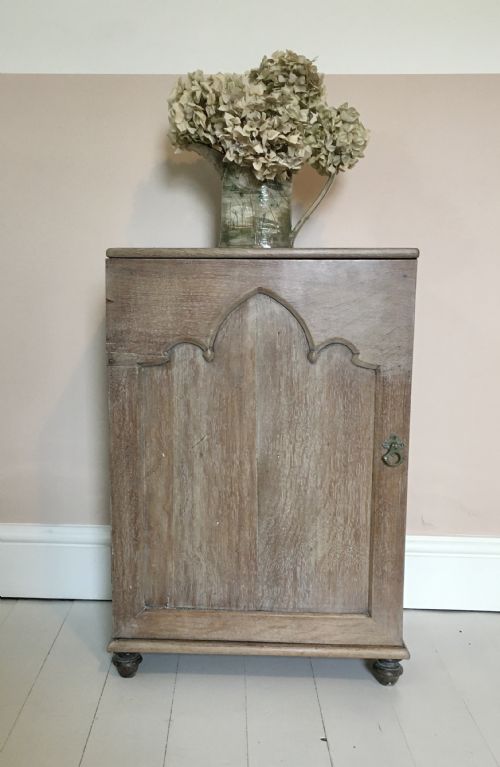 19TH CENTURY GOTHIC LIMED OAK CUPBOARD - ADDITIONAL PHOTO 1