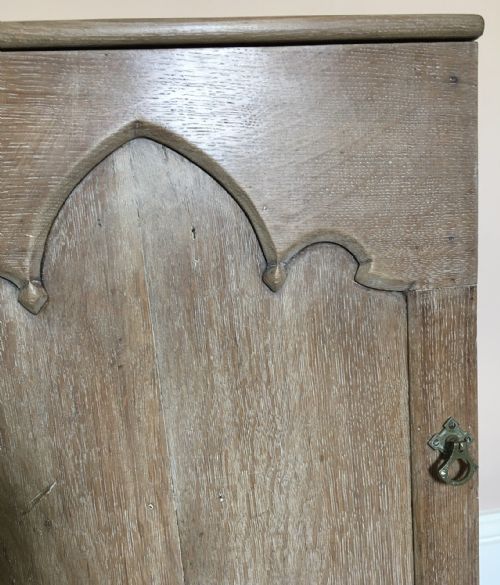 19TH CENTURY GOTHIC LIMED OAK CUPBOARD - ADDITIONAL PHOTO 4
